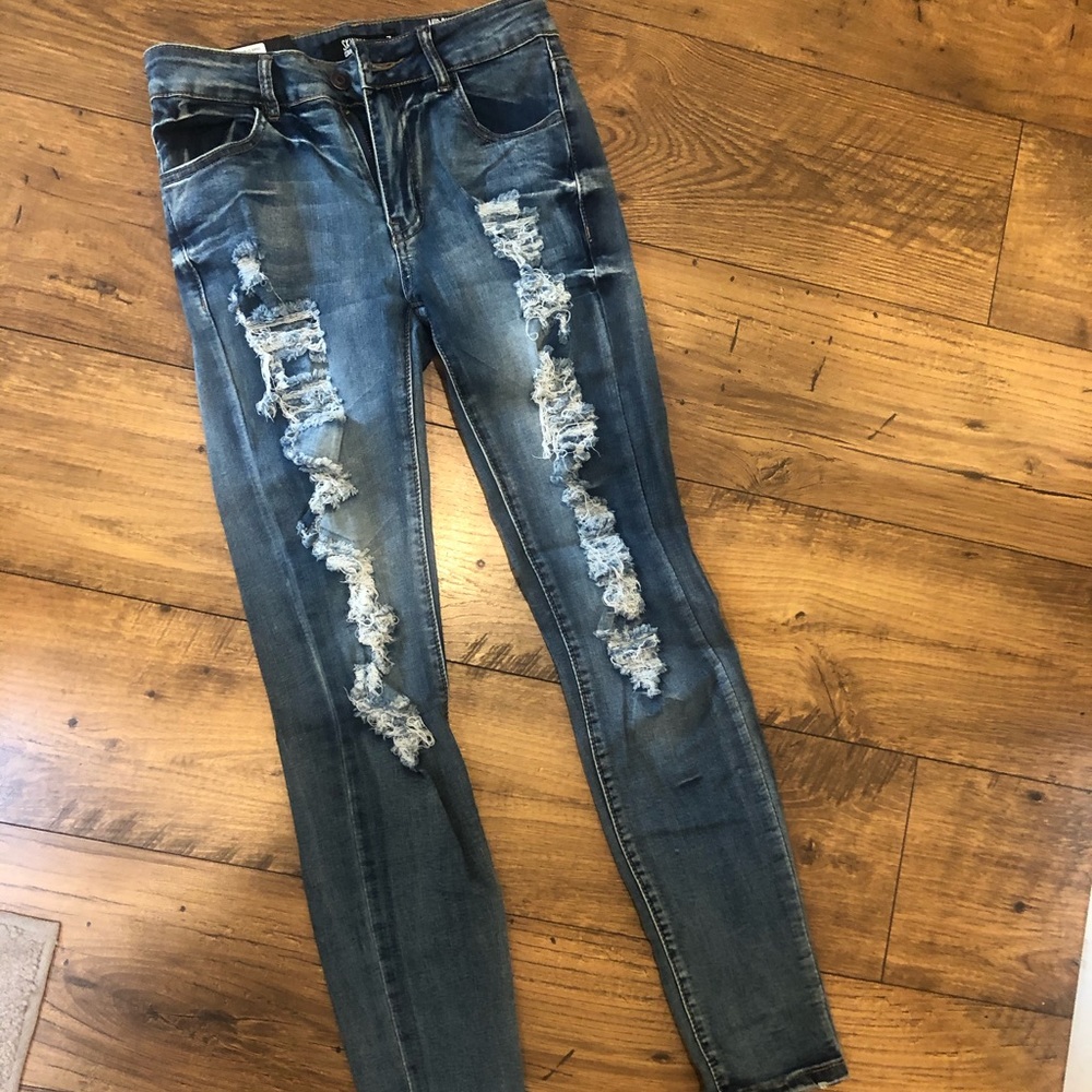 Ripped Denim Skinny Jeans NWT size 3